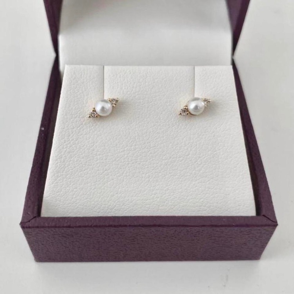 Michael Hill pearl and diamond earrings - Picture 2 of 3